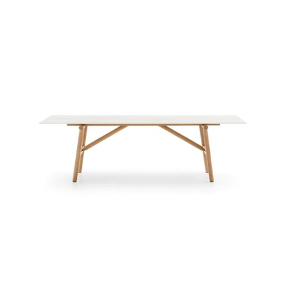 Tavolo Isamu con top in gres Calce Bianca e base in legno di Ditre Italia