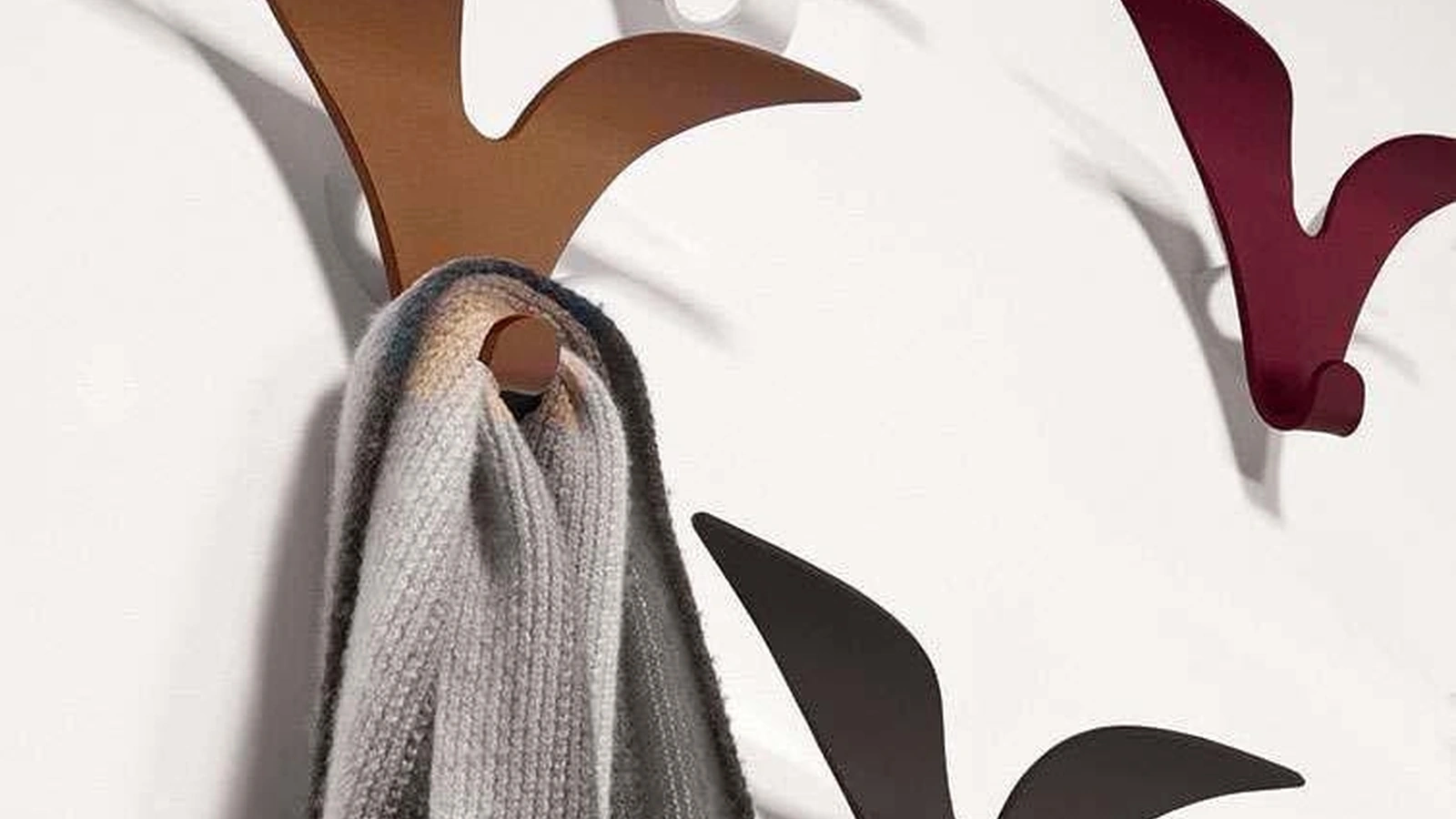 Appendiabiti da parete in acciaio verniciato Jonathan di Pezzani