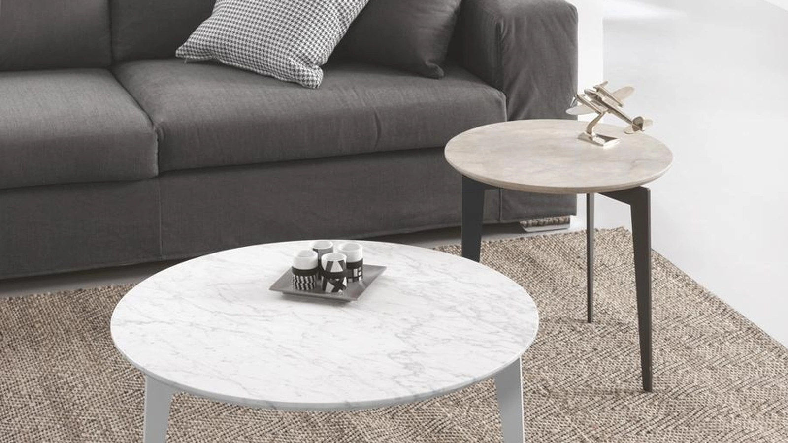 Tavolino rotondo Nordic con top in Marmo di Pezzani