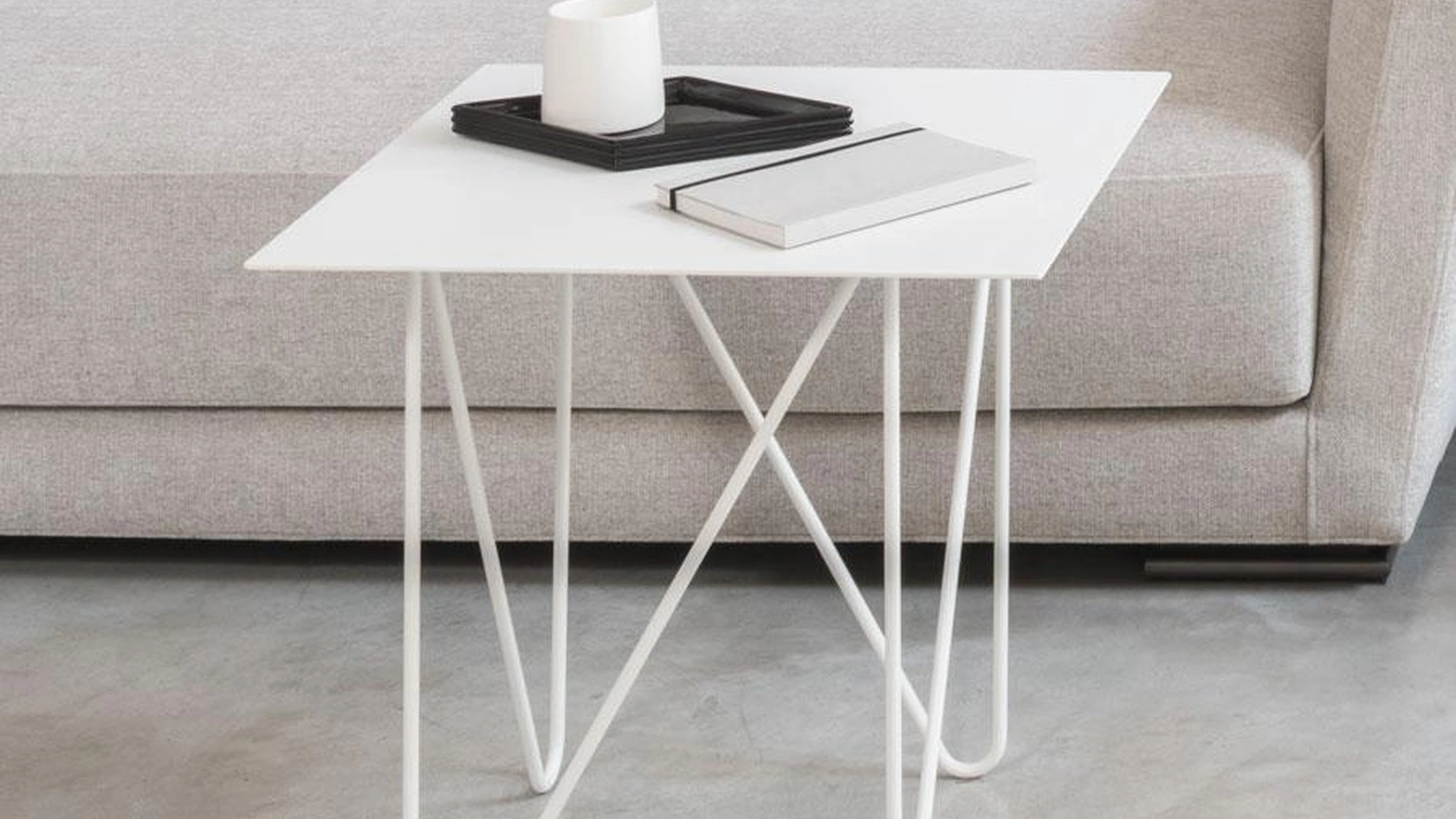 Tavolino quadrato Shape di Pezzani