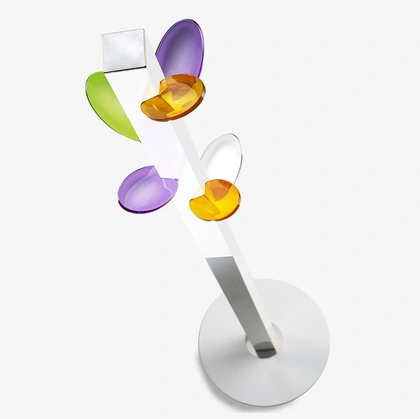 Appendiabiti con struttura in acciaio verniciato, pomoli a foglia in policarbonato, base in MDF laccato opaco Smartyn di Pezzani