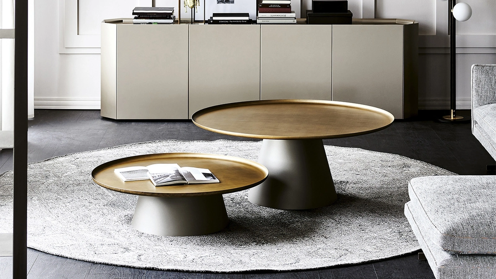 Tavolino in metallo verniciato goffrato Amerigo di Cattelan Italia