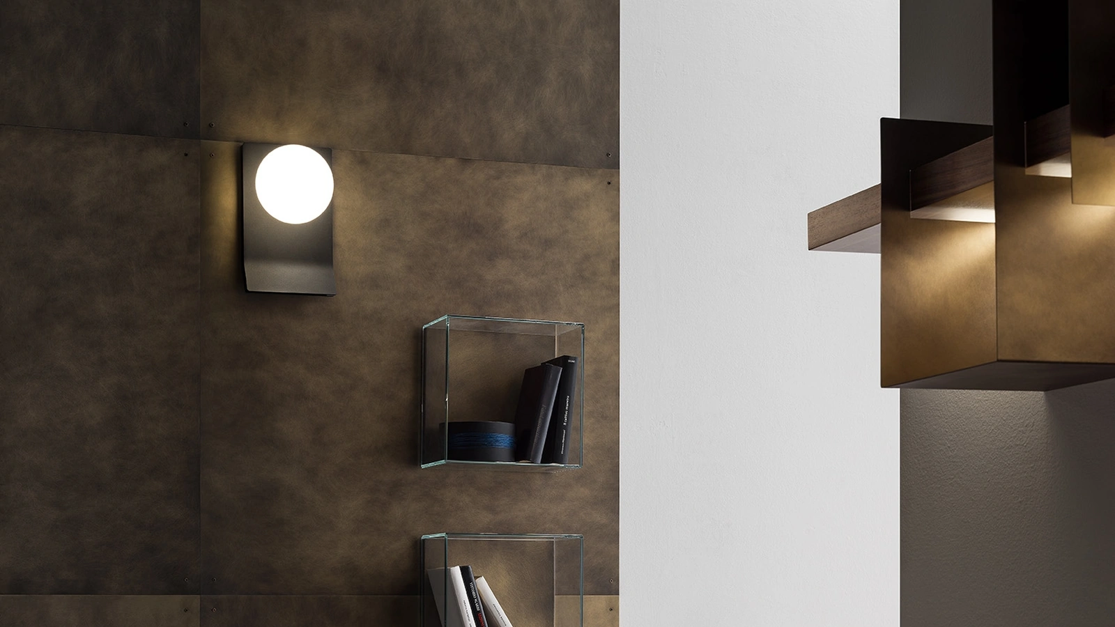 Lampada LED ricaricabile da parete Brand in metallo di Ronda Design