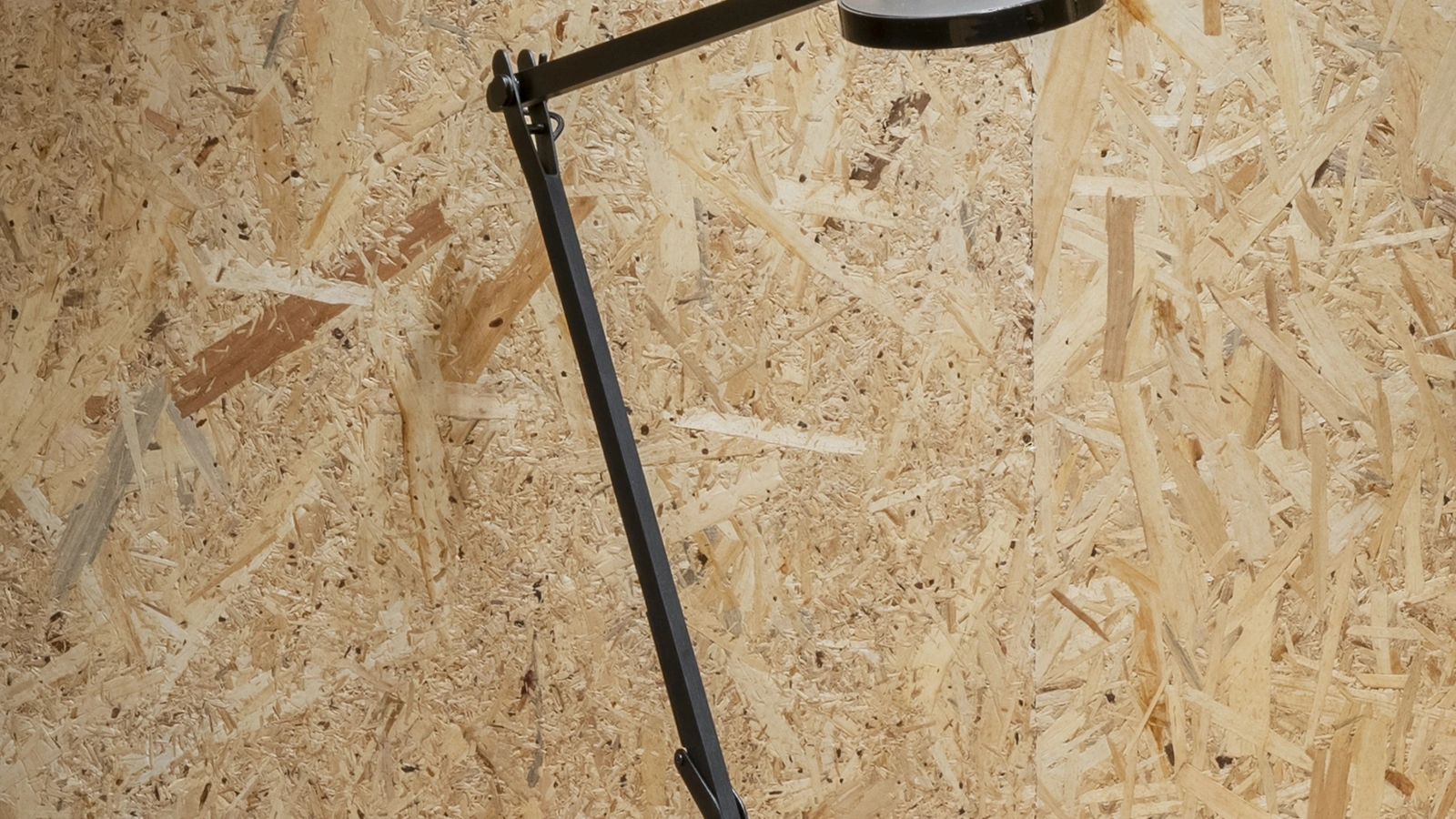 Lampada da tavolo Futura in alluminio e plastica con diffusore orientabile a led e interruttore incorporato di Ideal Lux