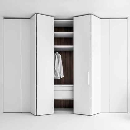 Armadio Freedhome con ante a libro in laccato opaco Apertura Totale di Caccaro