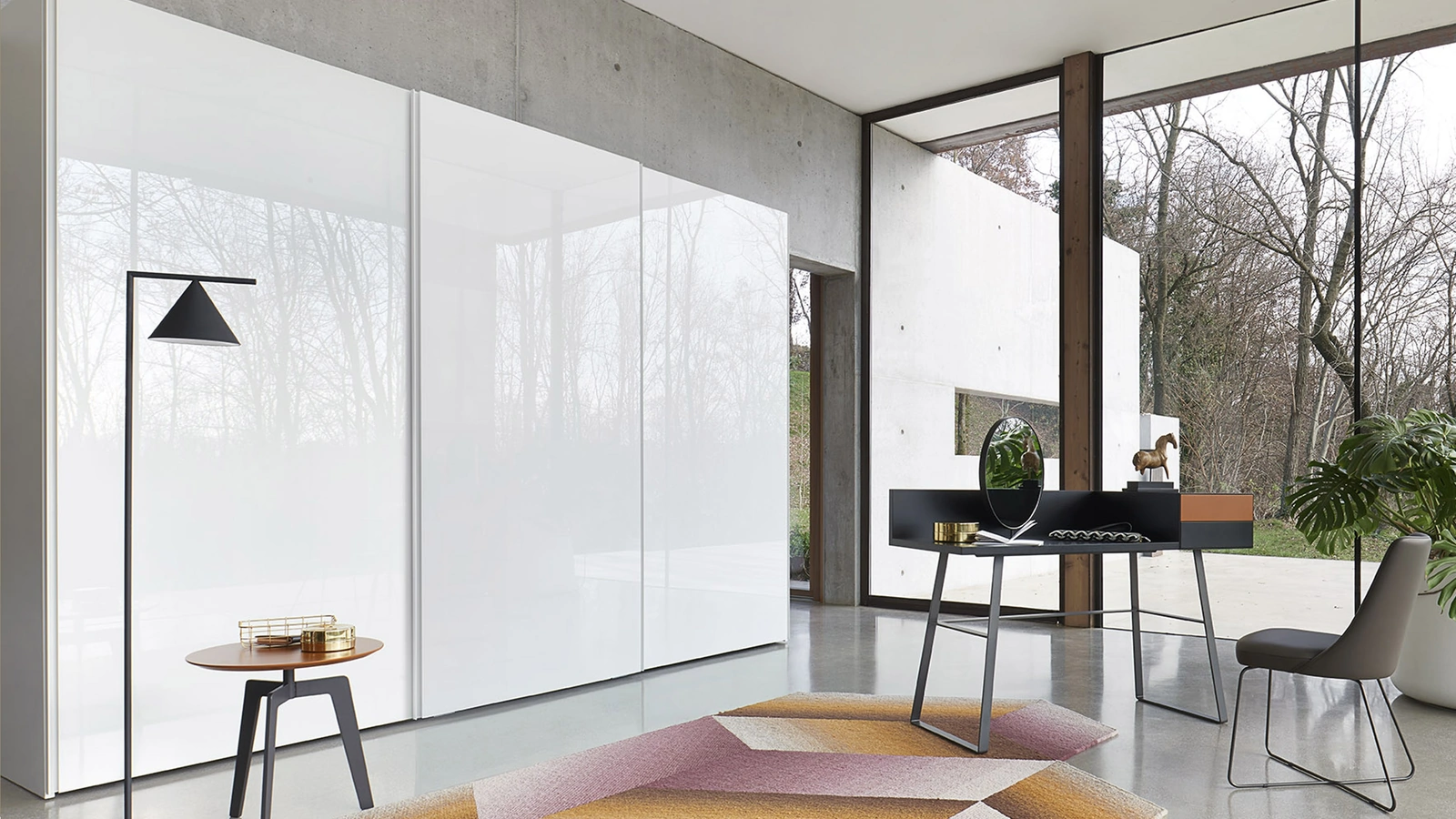 Armadio con ante scorrevoli in laccato Bianco lucido Breccia di Sangiacomo