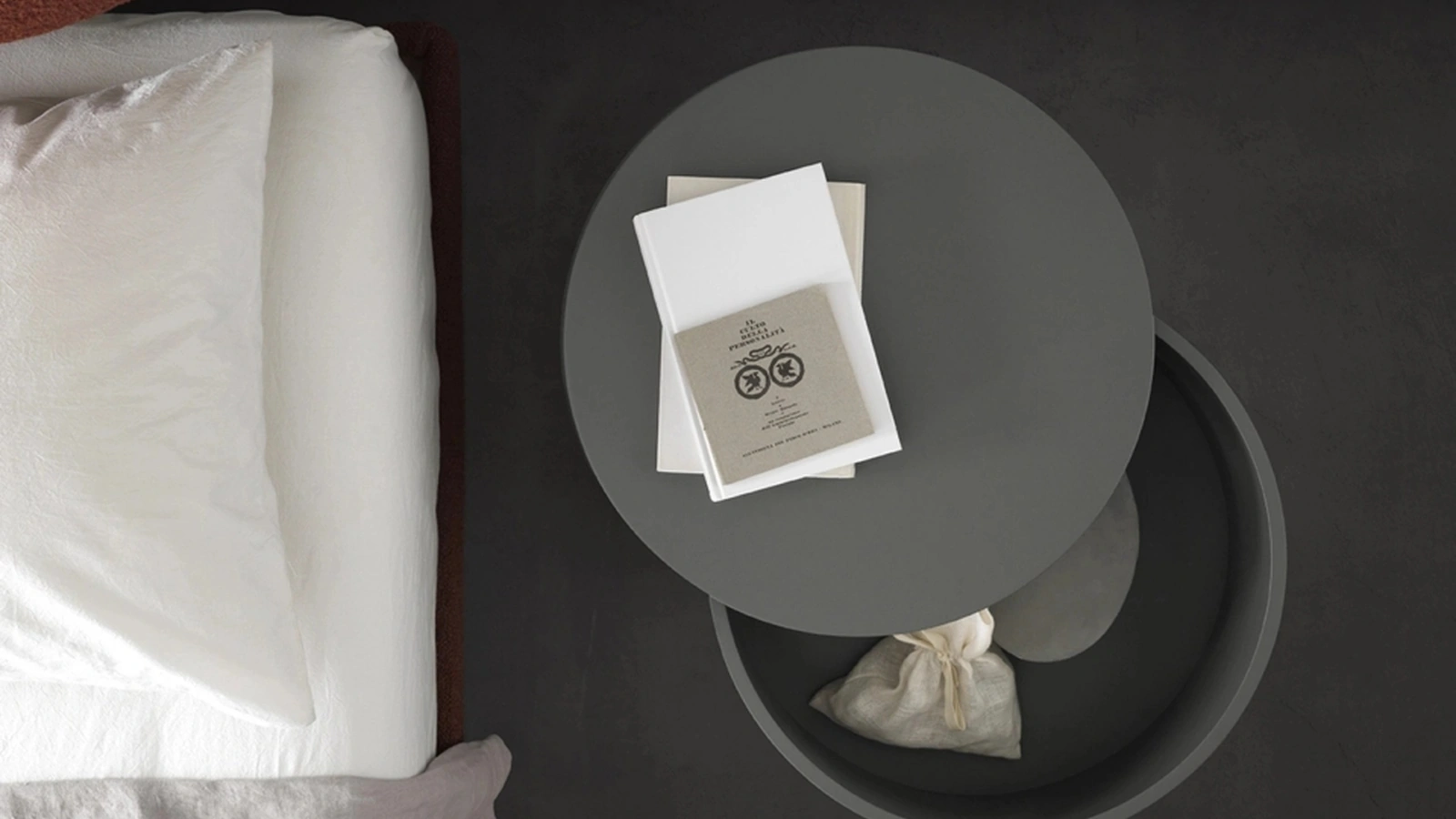 Comodino Anello di Caccaro