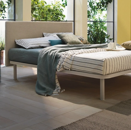 Letto con testiera Simplicity Project C50 di Dorsal