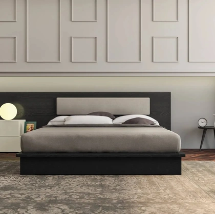 Letto Essential Alto con testiera di Fratelli Mirandola