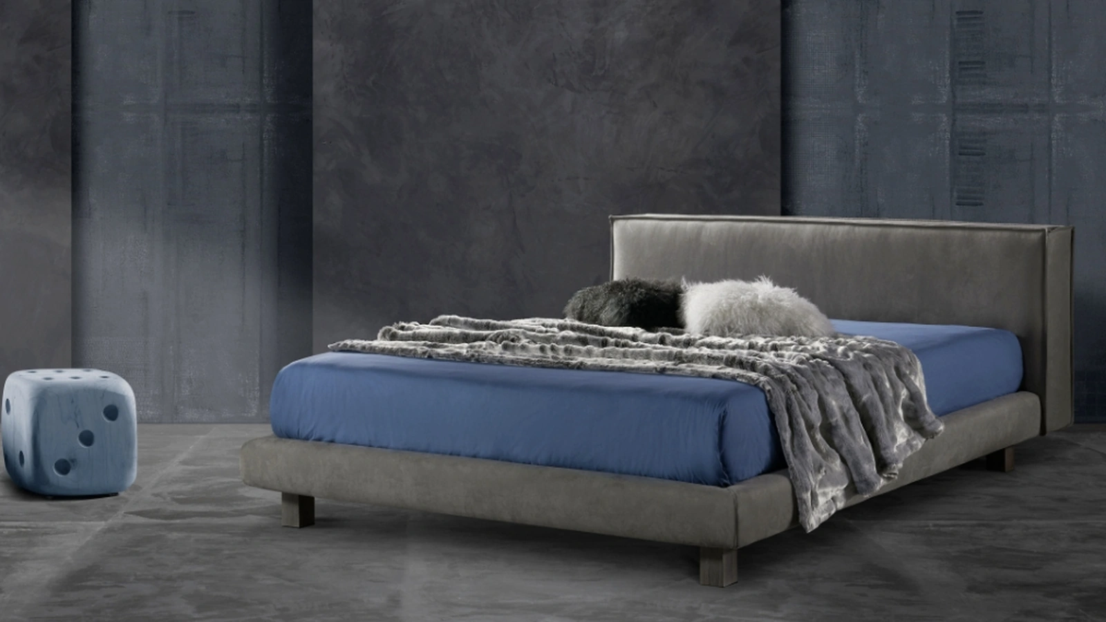 Letto con testiera e giroletto imbottiti dalle linee moderne Sullivan di ExcòLetto con testiera e giroletto imbottiti dalle linee moderne Sullivan di Excò