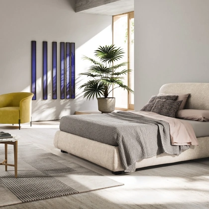 Letto in tessuto con testiera morbida e voluminosa Noa di Calligaris