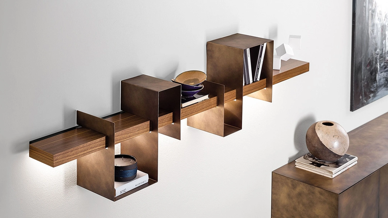 Libreria Ago e Filo in legno con mensole in metallo di Ronda Design