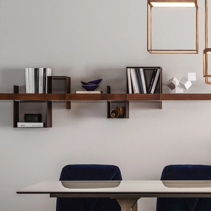 Libreria Ago e Filo in legno con mensole in metallo di Ronda Design