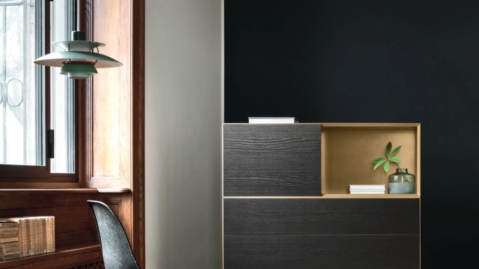 Madia Domino IN2 25I in Rovere carbone e laccato metallo Ottone di Sangiacomo