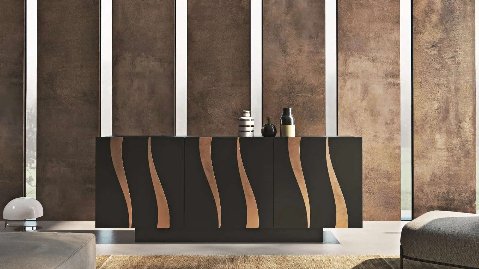 Madia Flame in laccato opaco nero con inserti in foglia oro di Fratelli Mirandola