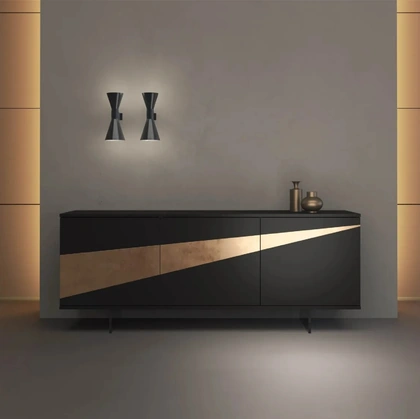 Madia Ikona Oak in legno laccato opaco con inserto in foglia bronzo di Fratelli Mirandola