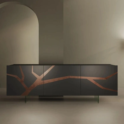 Madia Tosca in legno laccato con inserto in foglia bronzo di Fratelli Mirandola