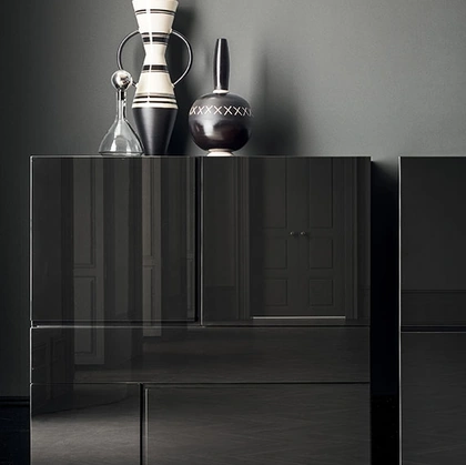 Madia Alta Quadra in laccato lucido Nero di Pianca