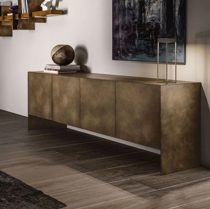 Madia Nemesi in metallo dal design semplice ed elegante di Ronda Design