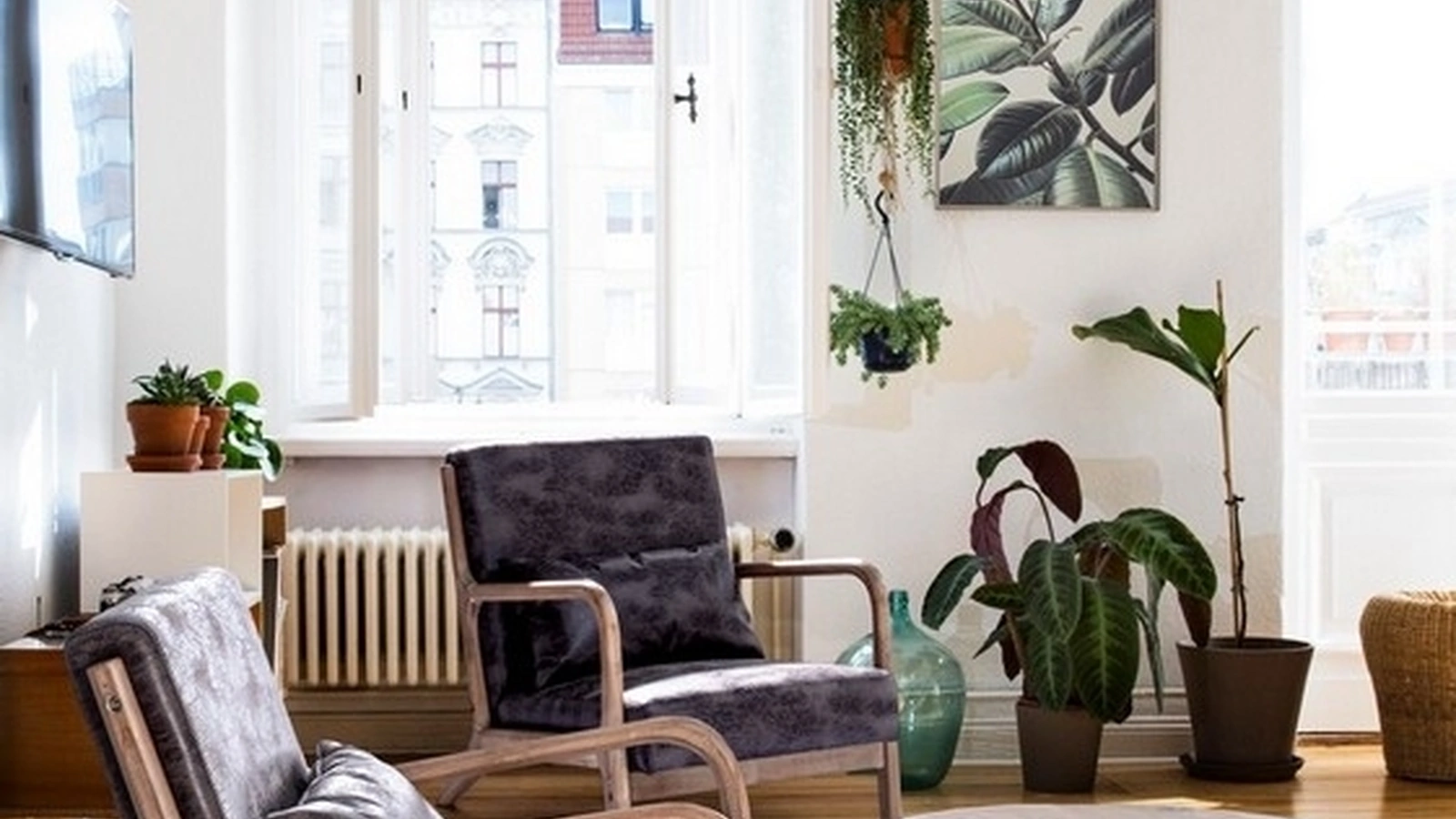 Poltrona in ecopelle e legno Ancilla di Bizzotto