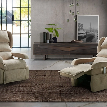 Poltrona relax Olimpia con sistema alzapersona e braccioli ad altezza regolabile di Vitarelax