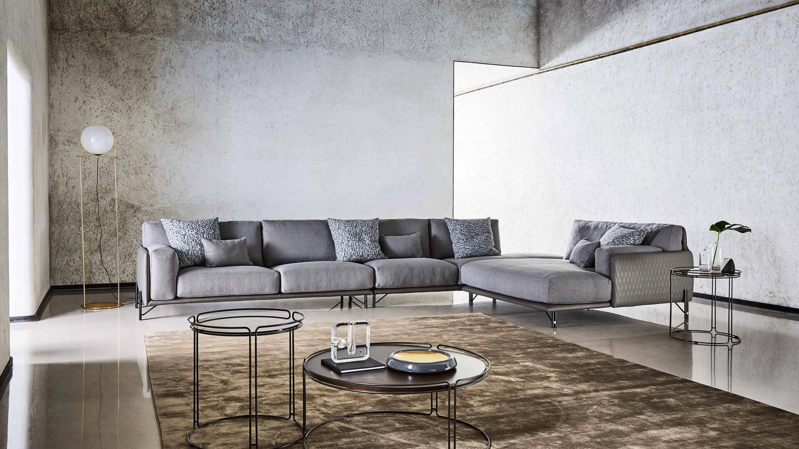 Divano in tessuto con penisola Kris di Ditre Italia