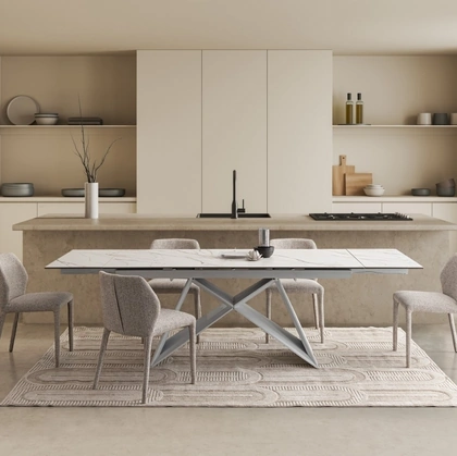 Sedia Libby completamente rivestita in tessuto di Bizzotto