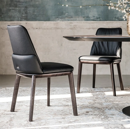 Sedia senza braccioli con struttura in frassino e rivestimento in ecopelle Belinda di Cattelan Italia