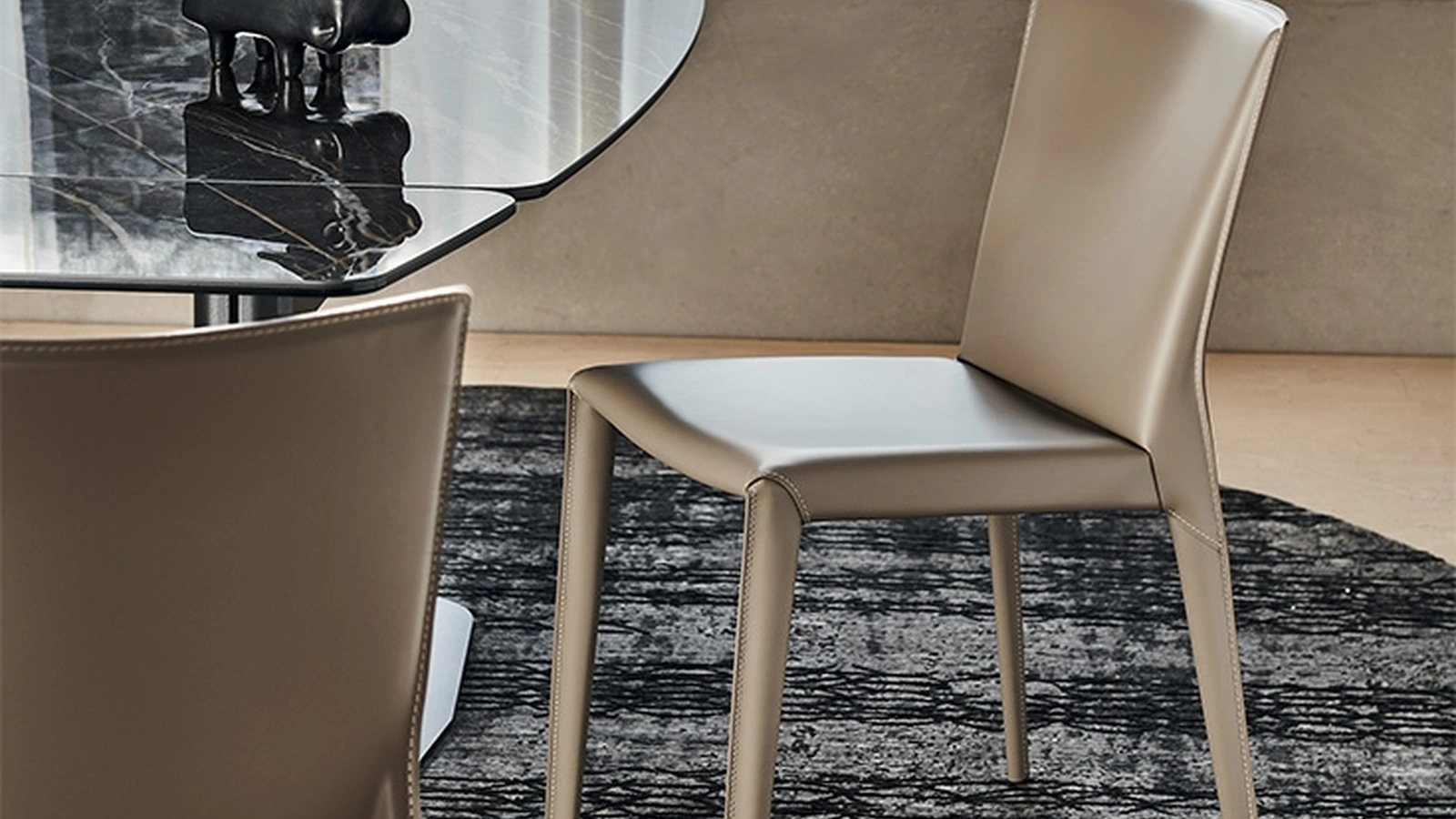 Sedia in acciaio rivestita in cuoio Beverly di Cattelan Italia