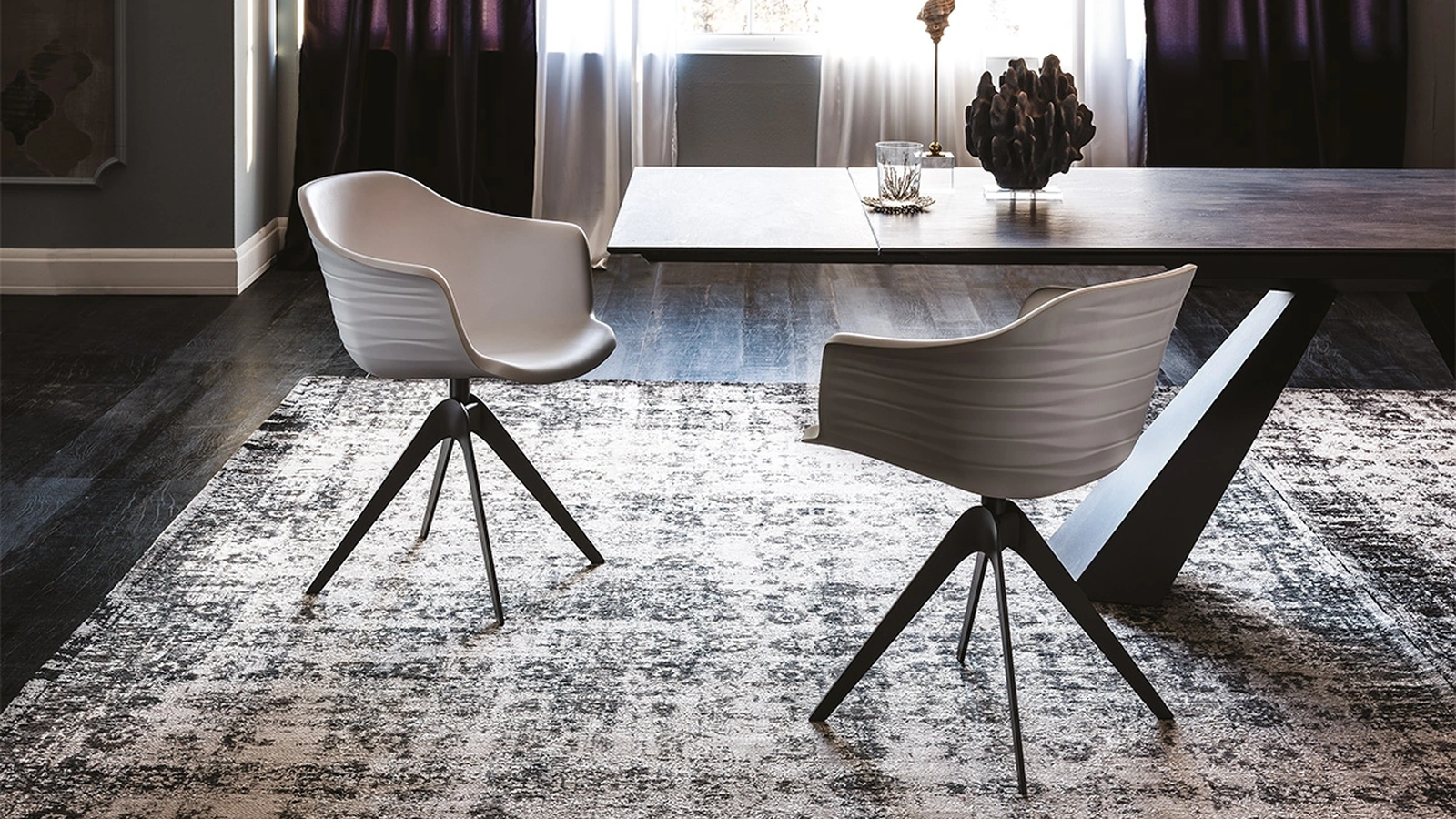 Sedia in poliuretano morbido Indy di Cattelan Italia