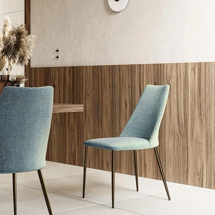 Sedia Circe in tessuto di Pezzani