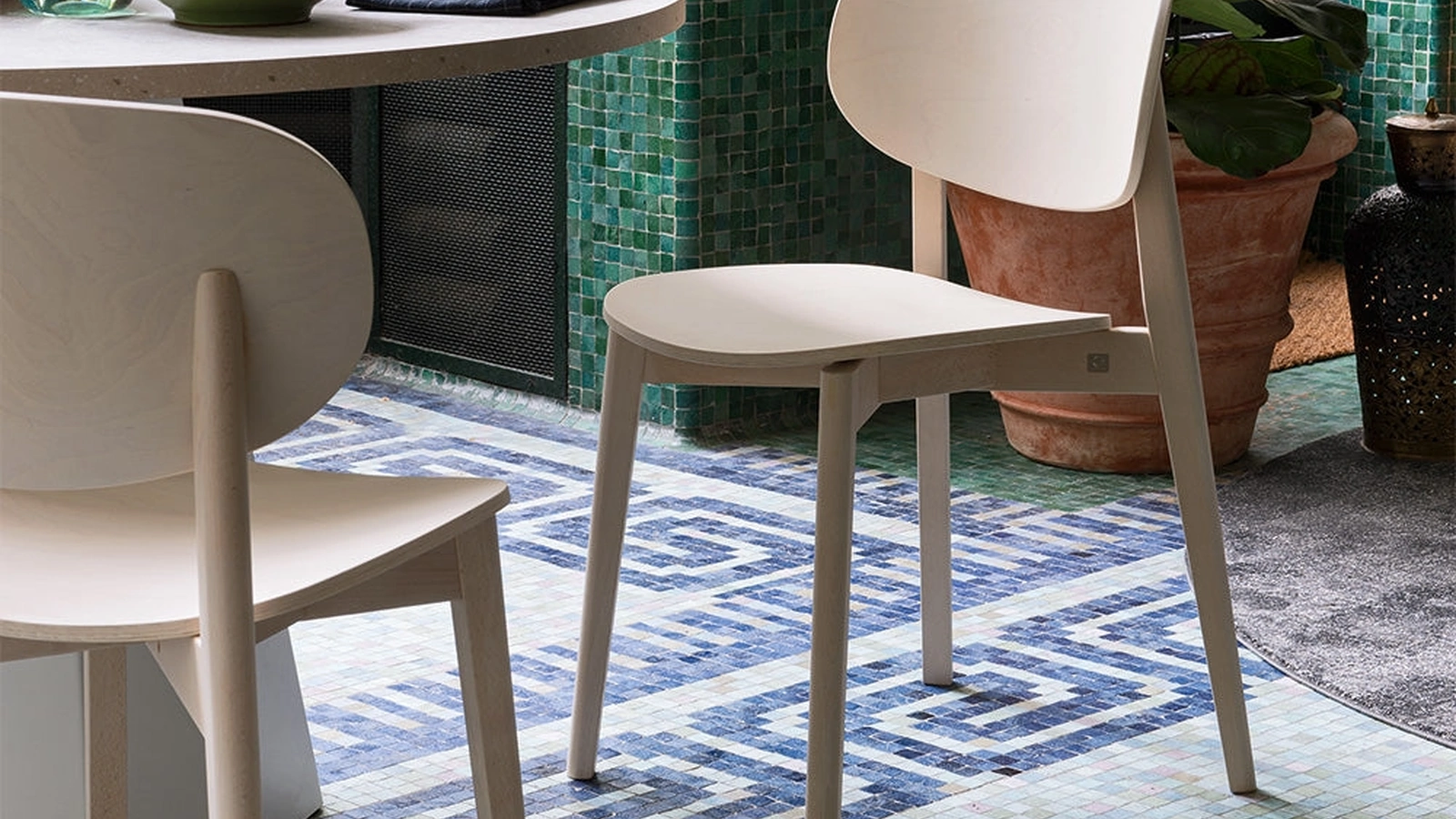 Sedia in legno dal design classico Eide di Connubia