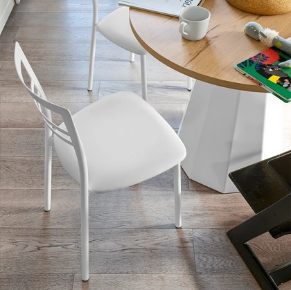 Sedia Go! in metallo ed ecopelle di Connubia