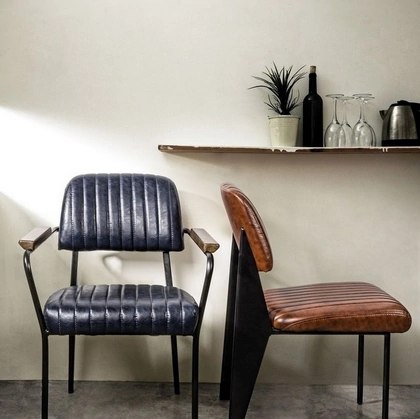 Sedia di design Nelly rivestita in ecopelle di Bizzotto