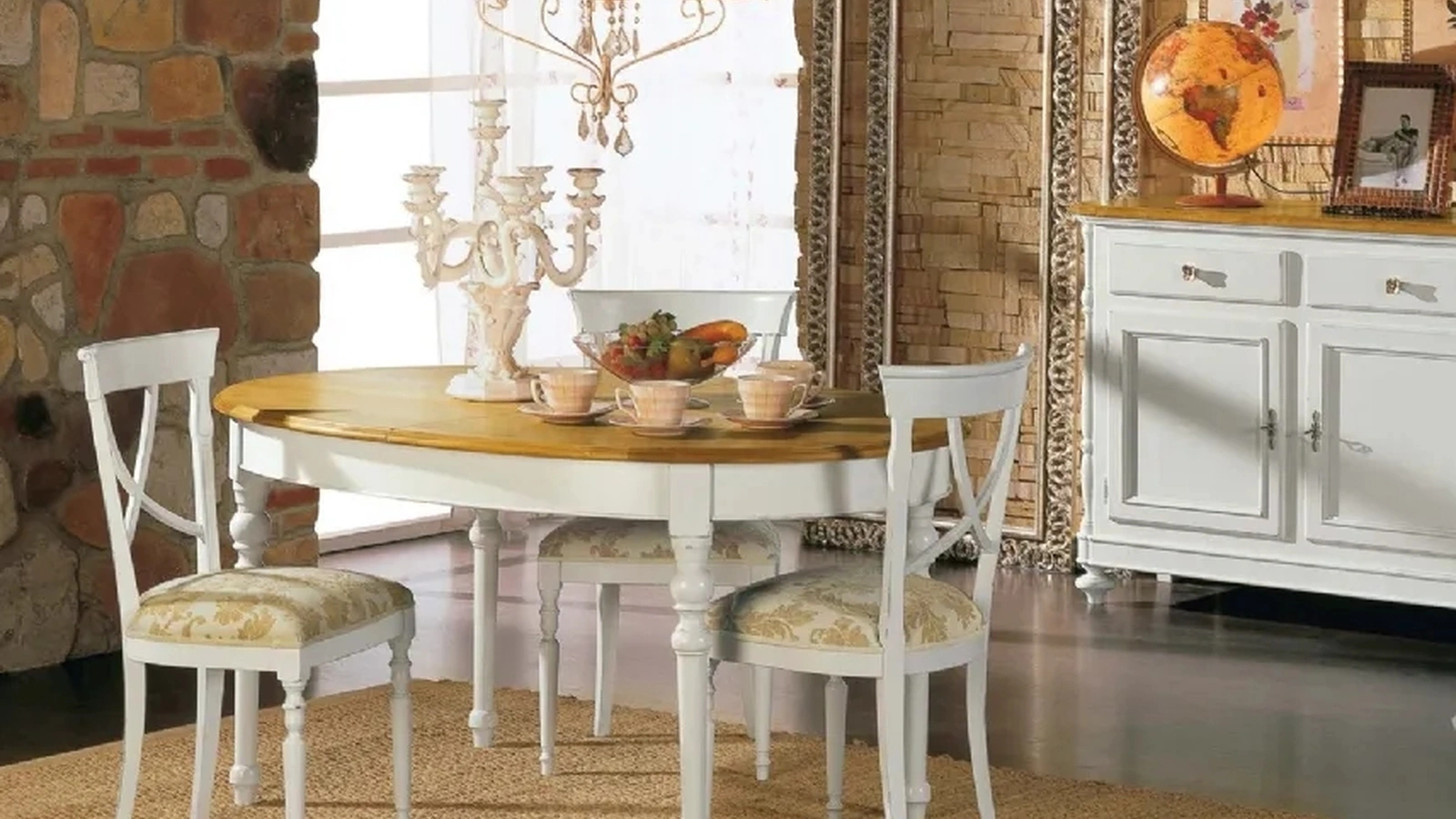 Sedia Provenzale in legno laccato bianco con seduta in tessuto imbottito di Fratelli Mirandola