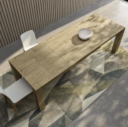 Tavolo Acheo in legno di rovere di Fratelli Mirandola