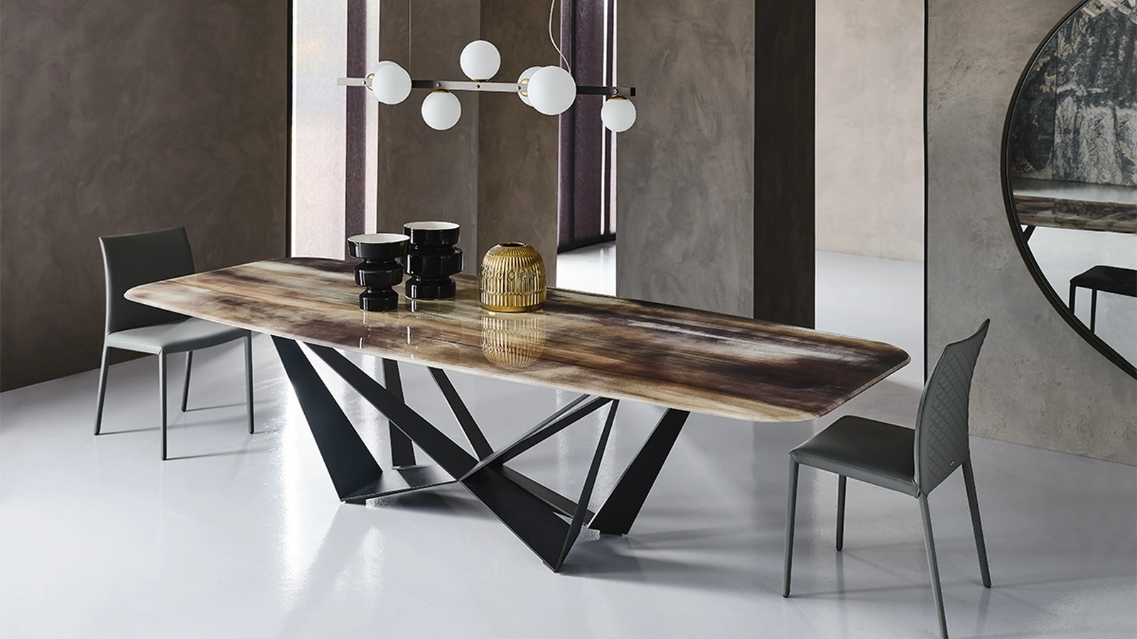 Tavolo con base in metallo e piano in cristallo con stampa artistica Skorpio Crystalart di Cattelan Italia