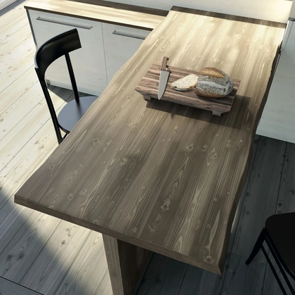 Tavolo per penisole in legno con bordo irregolare Art 824 di Fratelli Mirandola