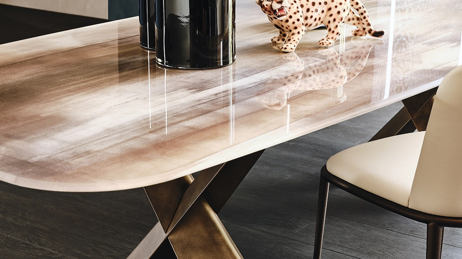 Tavolo con piano di vetro con stampa artistica Mad Max Crystalart di Cattelan Italia