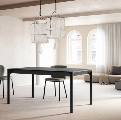 Tavolo allungabile Oscar con struttura in legno massello di frassino e piano impiallacciato di Arredo3