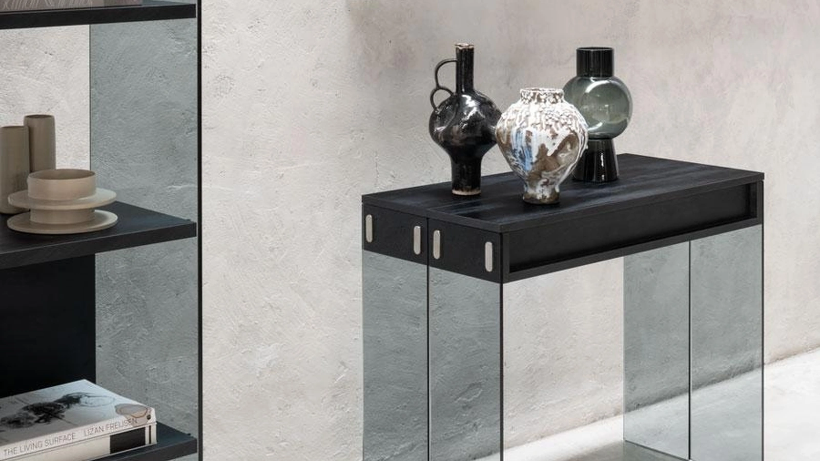 Consolle allungabile con fianchi in vetro temperato City di Pezzani