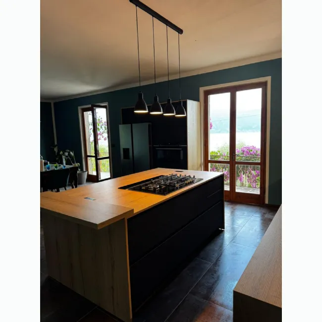  Progetto cucina nera a Gargnano