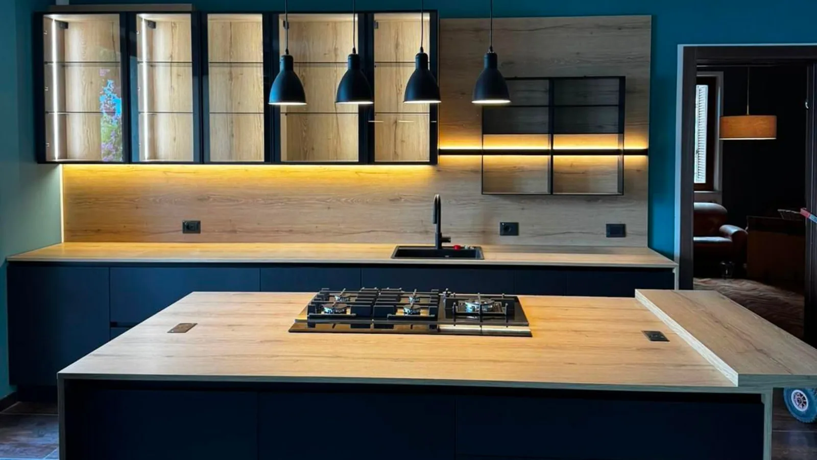 Progetto cucina nera a Gargnano