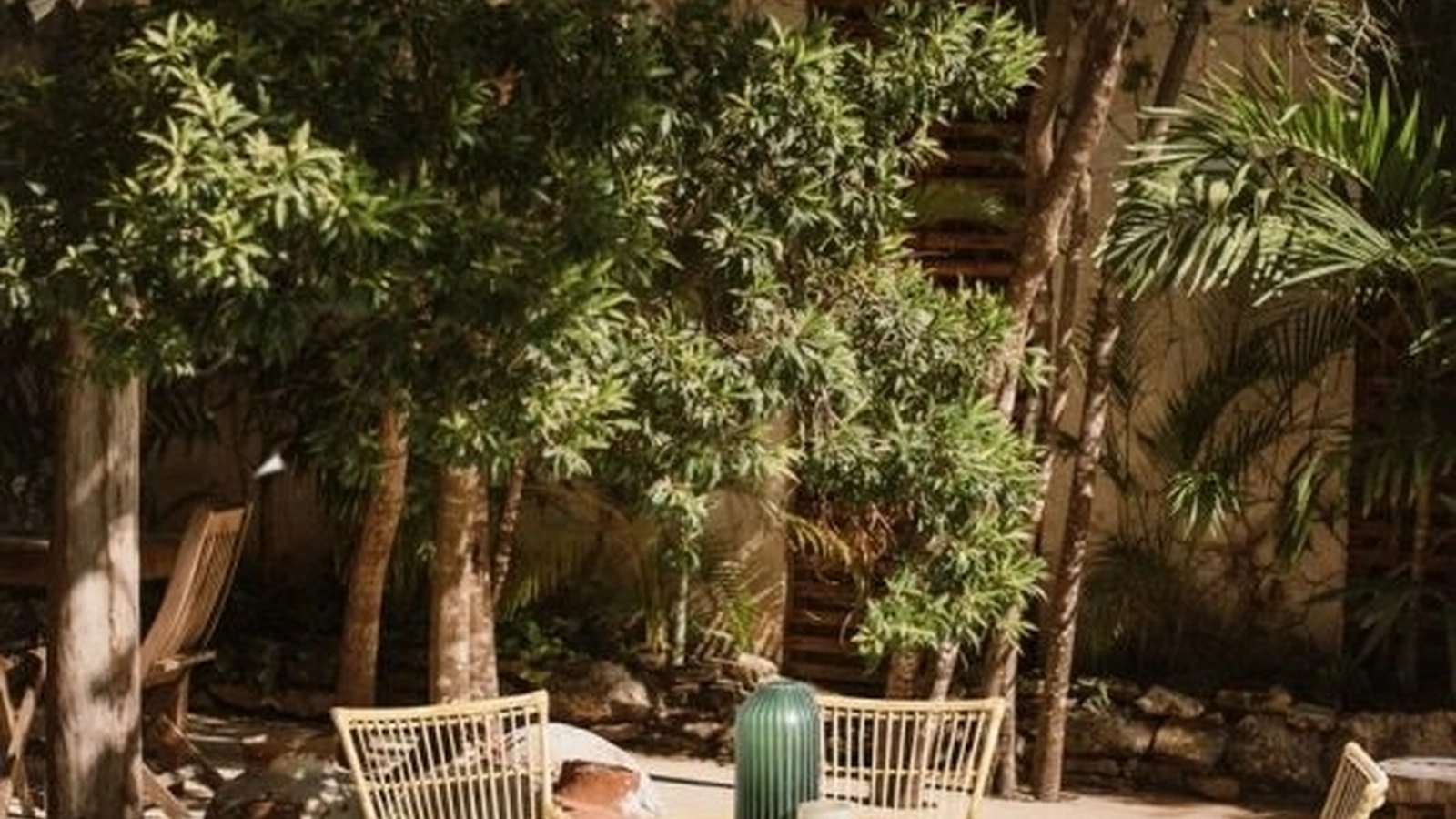 Tavolo e Sedie in alluminio effetto rattan Adelma di Bizzotto