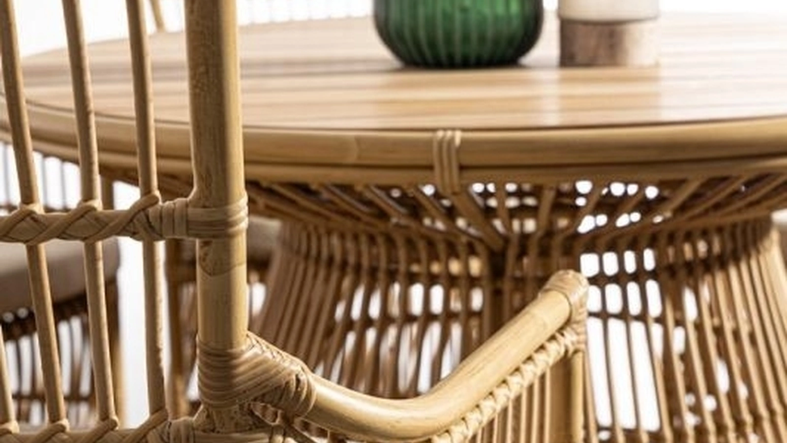 Tavolo e Sedie in alluminio effetto rattan Adelma di Bizzotto