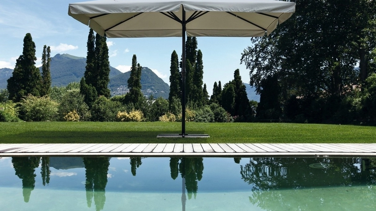 Ombrellone in alluminio Alghero di Bizzotto